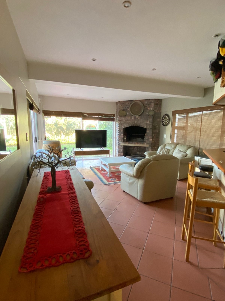 5 Bedroom Property for Sale in Seafield Eastern Cape